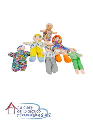 Familia de Muñecos Variados